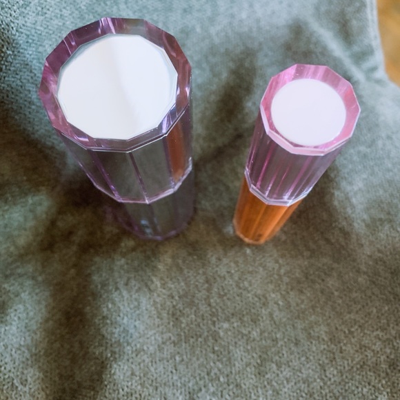 About Face by Halsey two-piece highlighter fluid and gold lip gloss - Picture 5 of 5